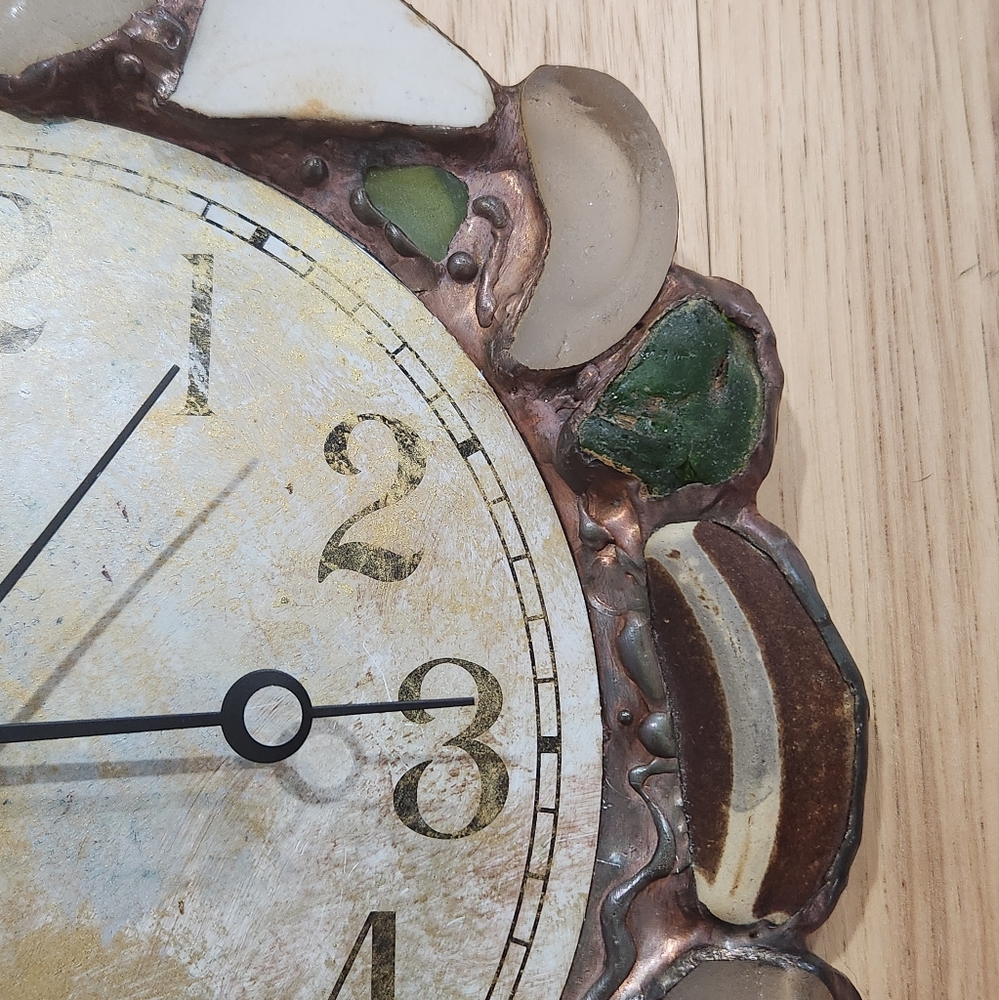 8" Rustic Mosaic Wall Clock Sea Glass Rocks Ceramic Pieces Diane Markin Boho - Picture 3 of 10